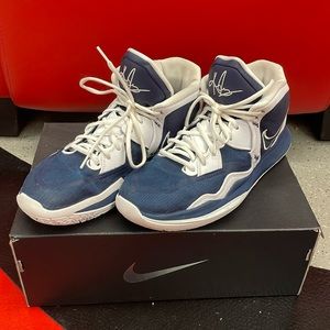 Nike Kyrie Infinity